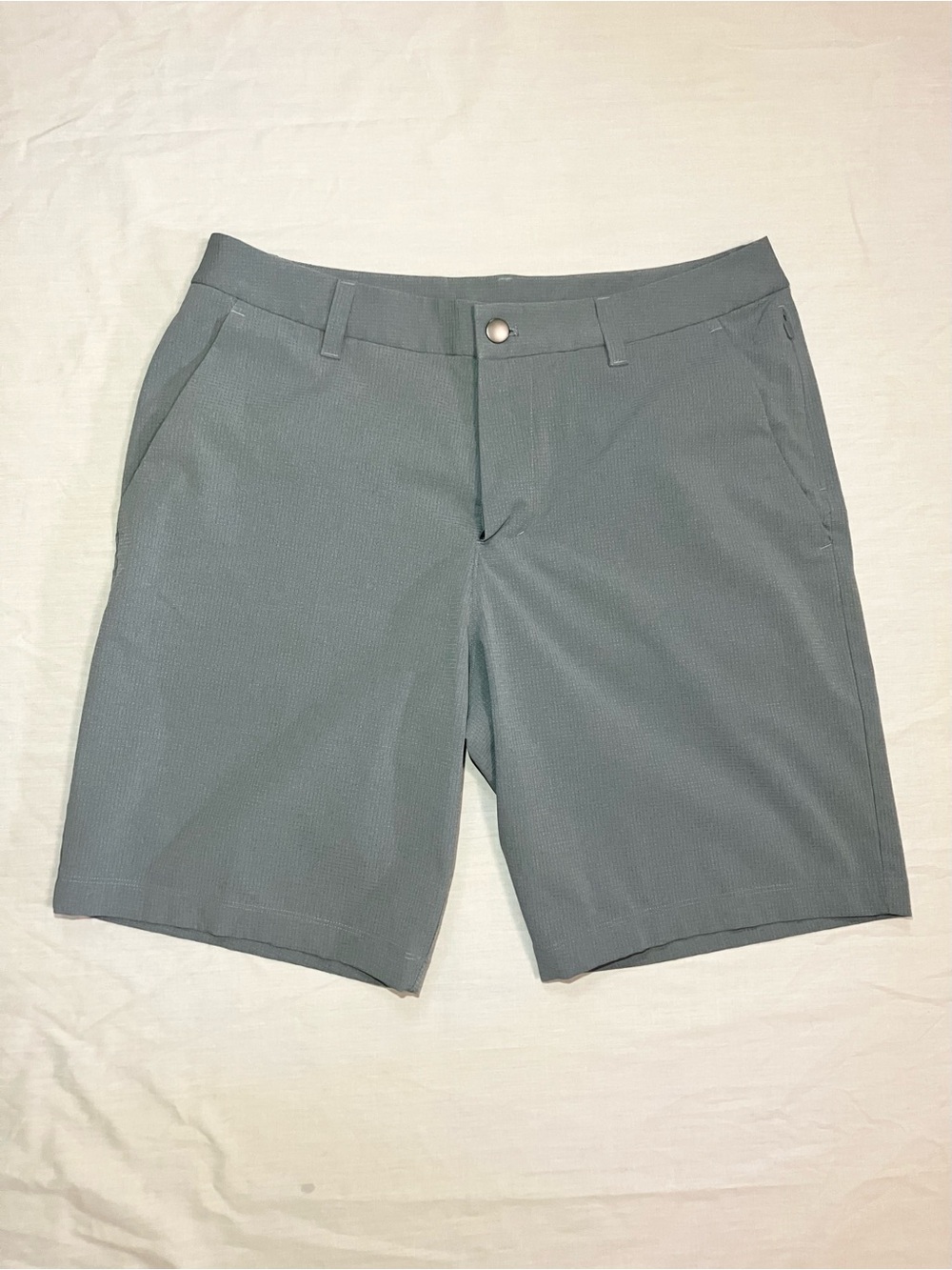 Lululemon ABC Shorts 9” Size 32